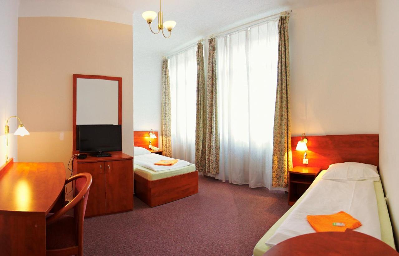 Wellness Hotel Central Klatovy Esterno foto