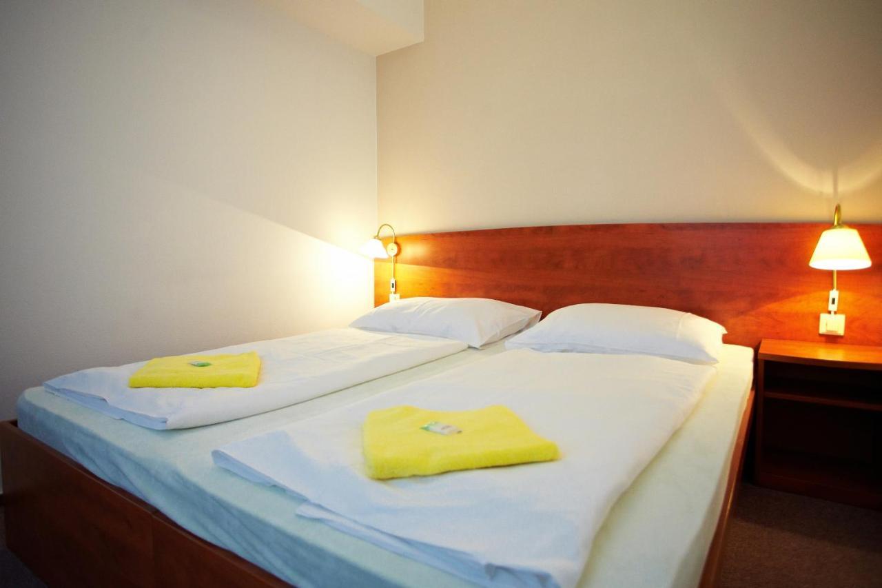 Wellness Hotel Central Klatovy Esterno foto