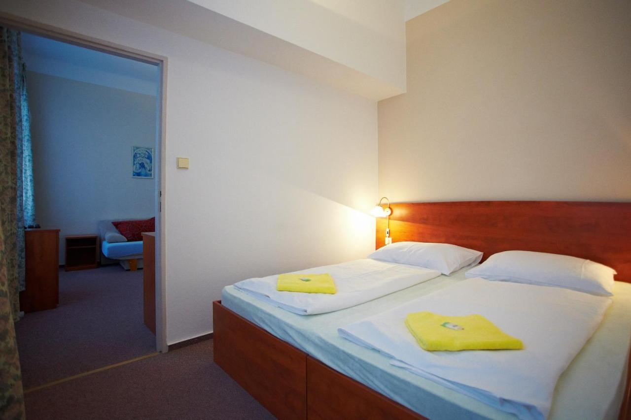 Wellness Hotel Central Klatovy Esterno foto