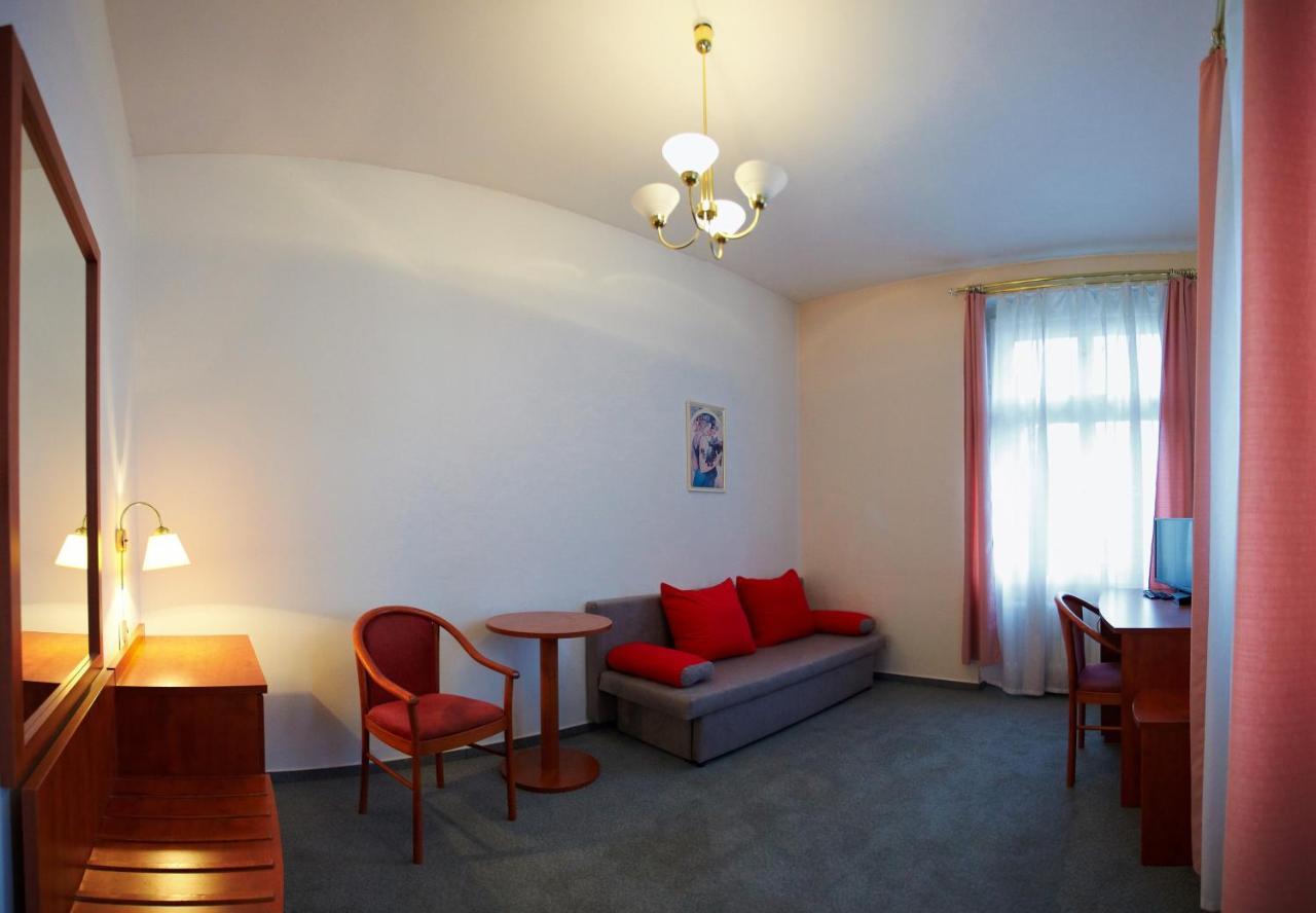 Wellness Hotel Central Klatovy Esterno foto