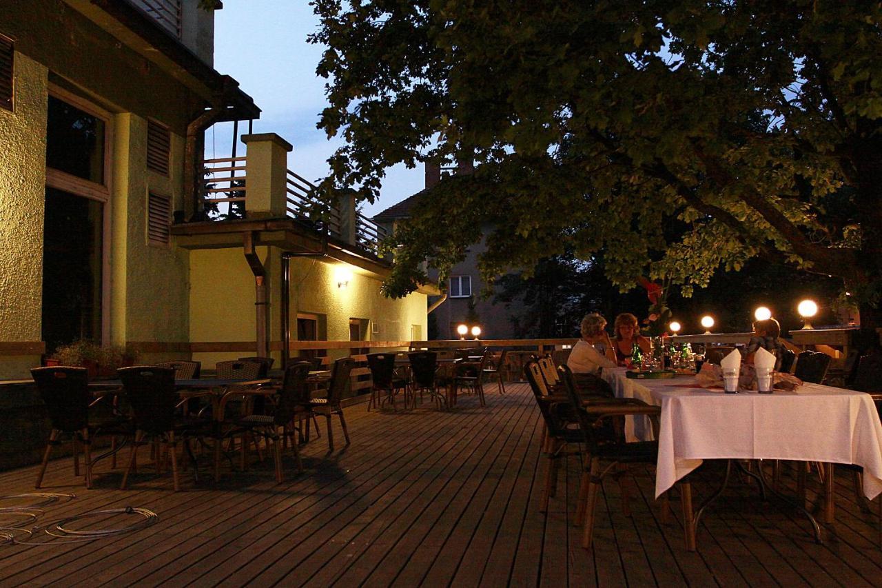 Wellness Hotel Central Klatovy Esterno foto