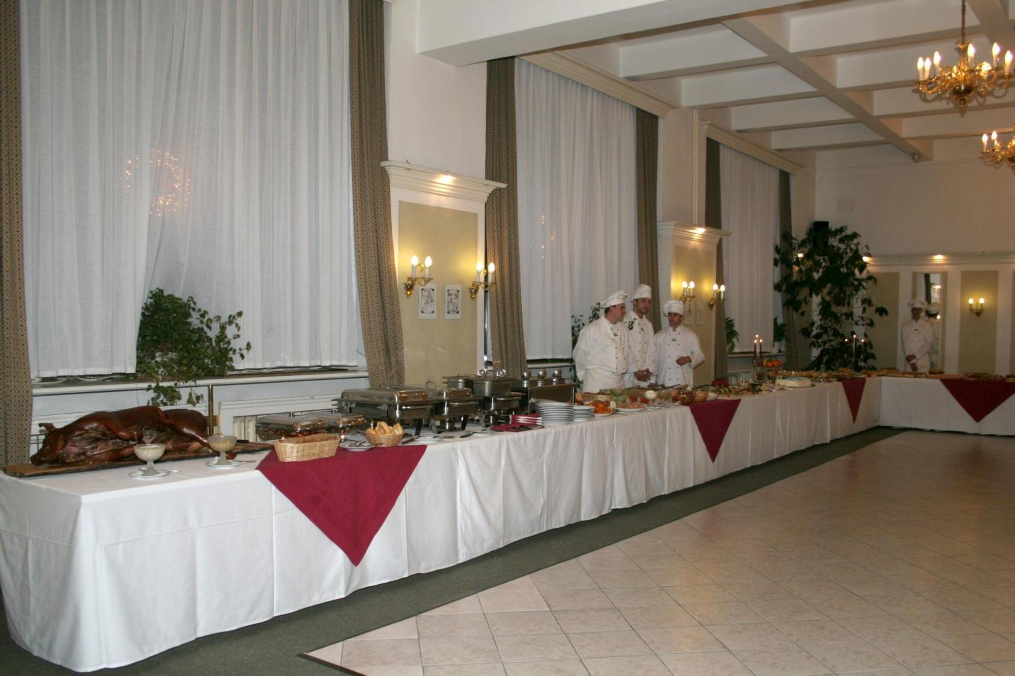 Wellness Hotel Central Klatovy Esterno foto