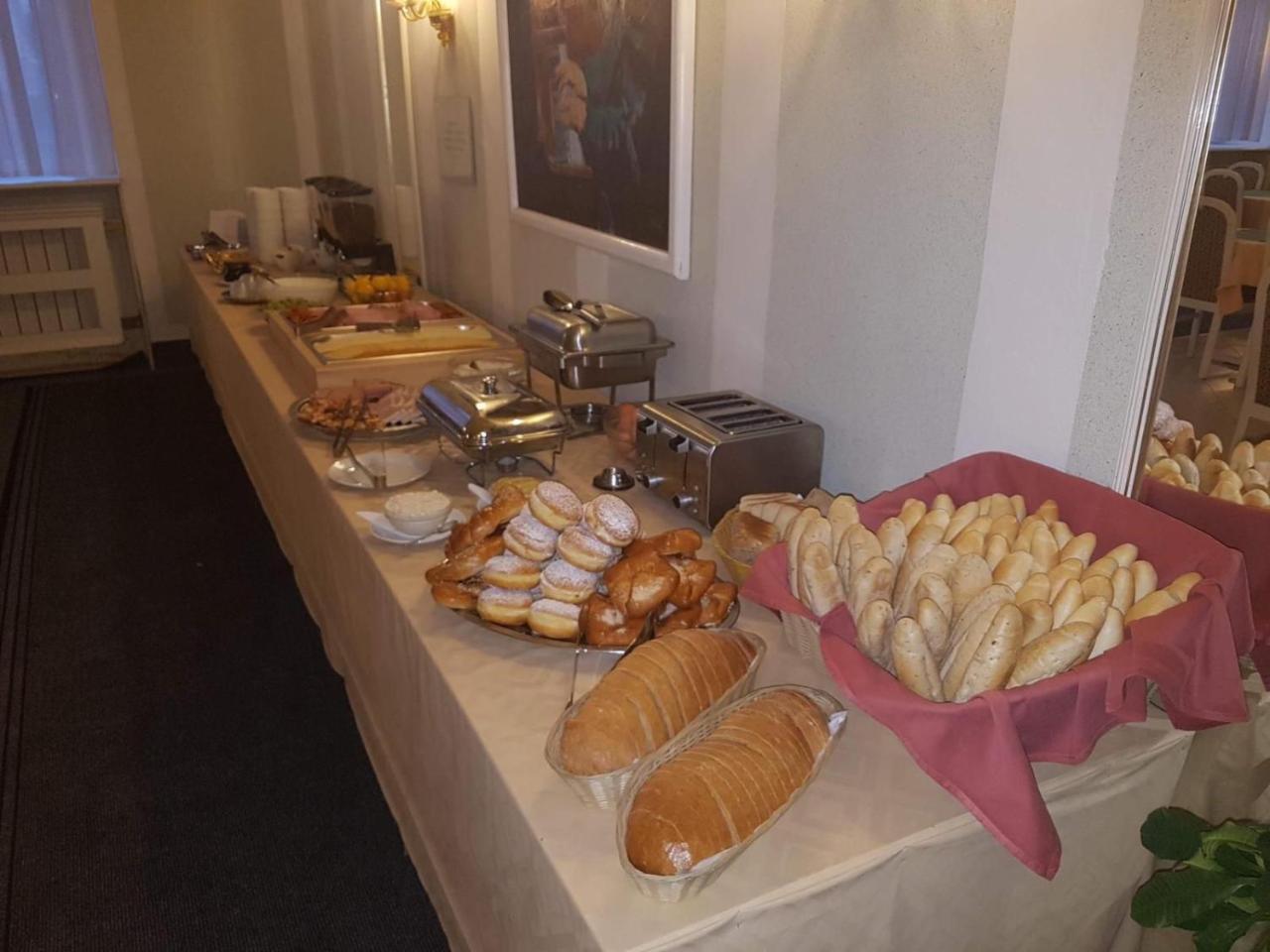 Wellness Hotel Central Klatovy Esterno foto