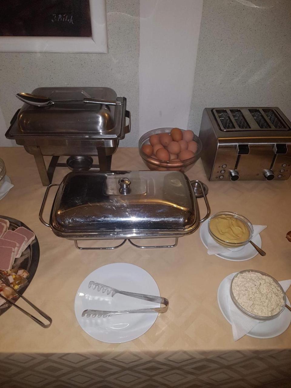 Wellness Hotel Central Klatovy Esterno foto