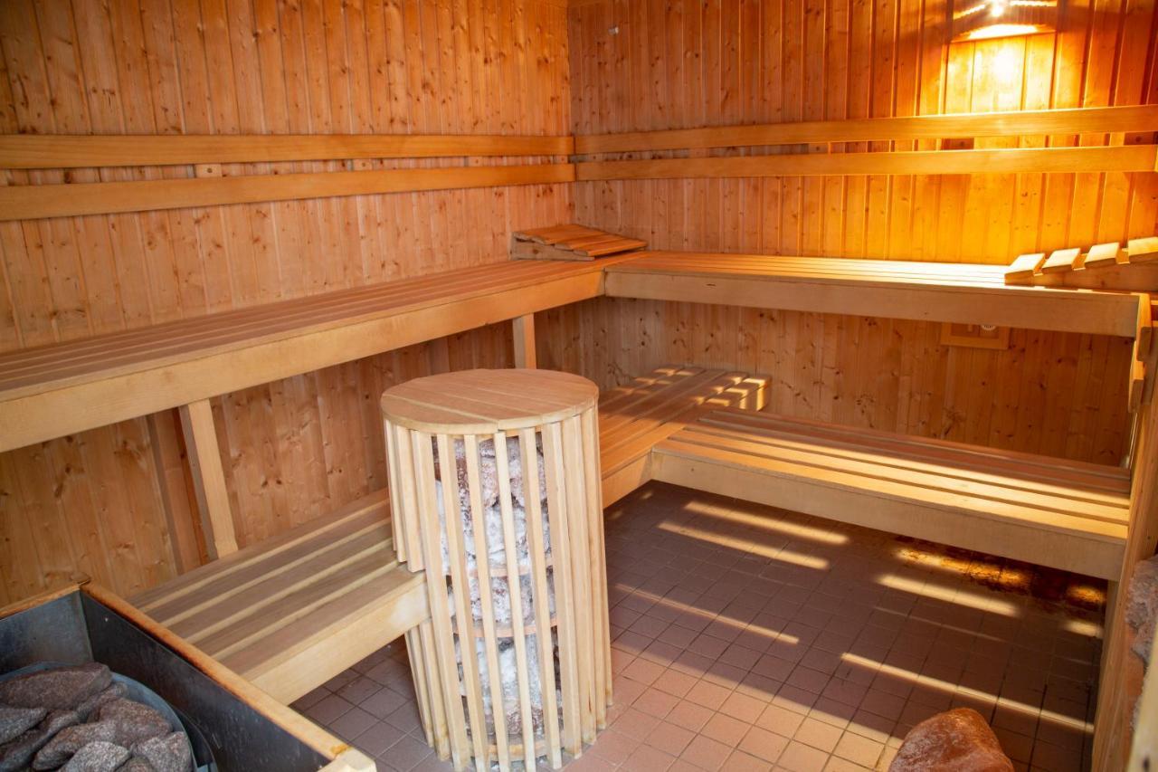 Wellness Hotel Central Klatovy Esterno foto